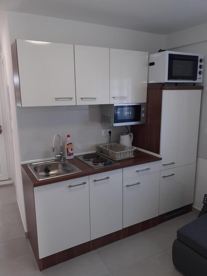 Studio Apartman Lorena 扎达尔 外观 照片