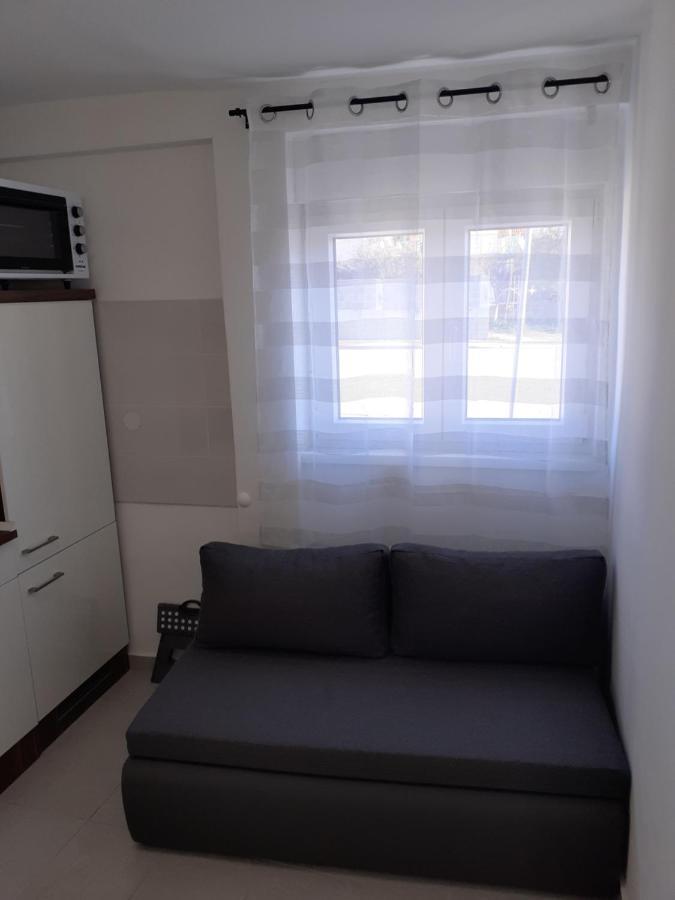 Studio Apartman Lorena 扎达尔 外观 照片